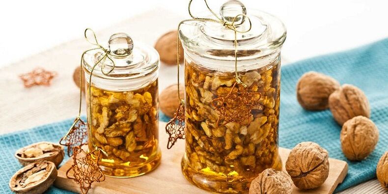 Honey nuts - healthy foods that can increase male potency